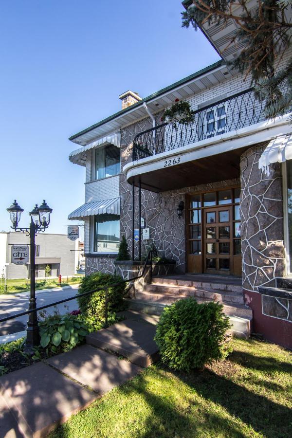 Gite Au P'Tit Manoir B&B Chicoutimi Екстериор снимка